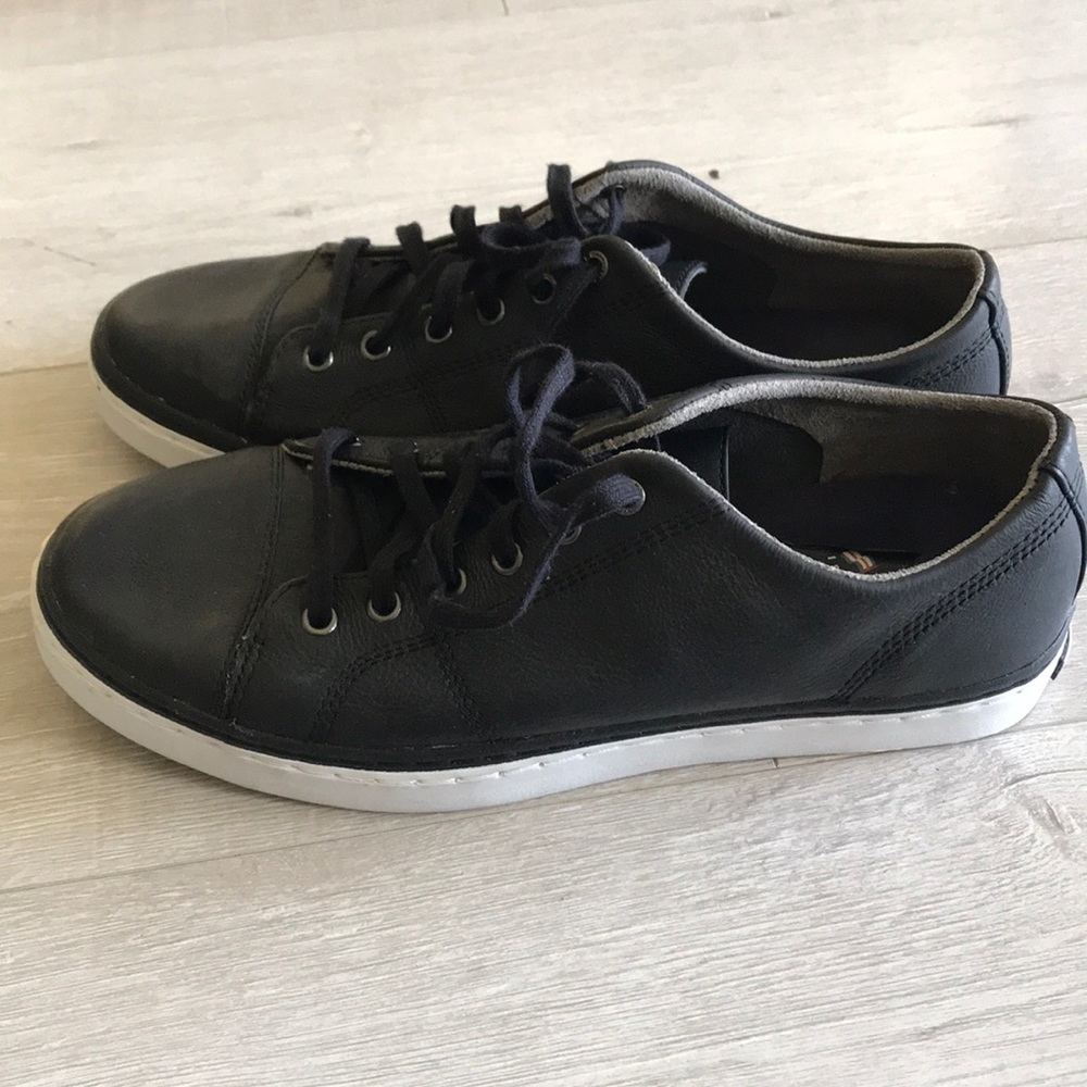 New COLE HAAN Women’s Leather Sneakers Size 9